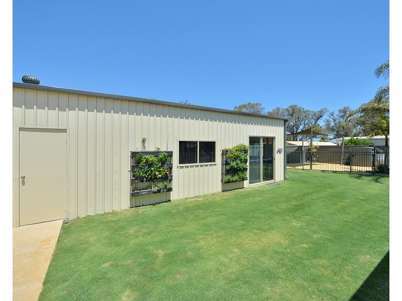 8 Penrith Street, Dudley Park WA 6210