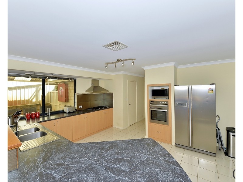 20 Cranbrook Crescent, Dawesville WA 6211
