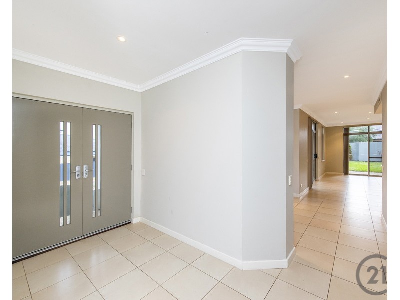 18 Caspian Drive, Wannanup WA 6210
