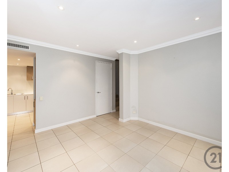 18 Caspian Drive, Wannanup WA 6210