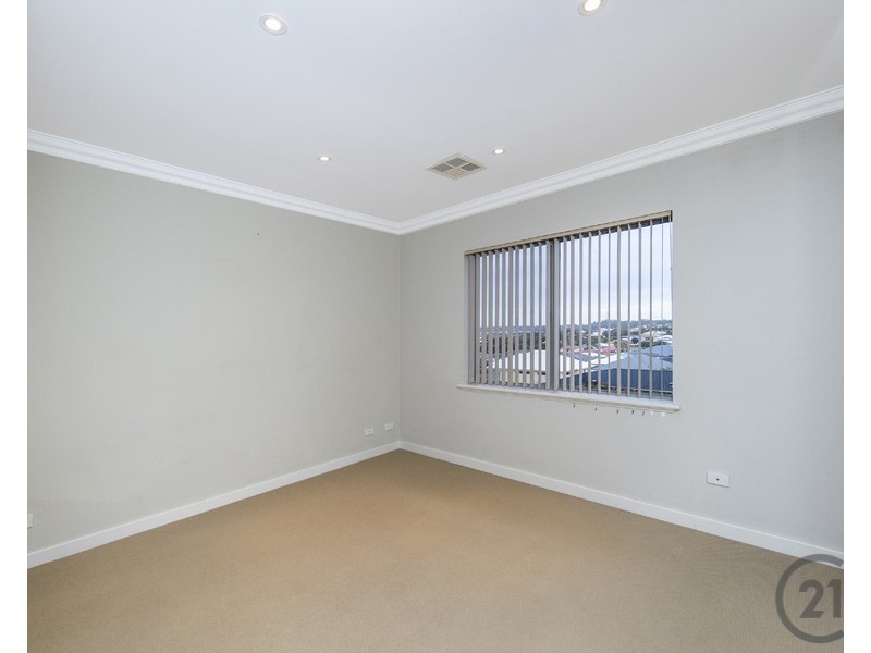 18 Caspian Drive, Wannanup WA 6210
