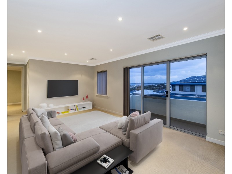 18 Caspian Drive, Wannanup WA 6210