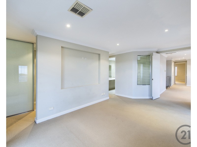 18 Caspian Drive, Wannanup WA 6210