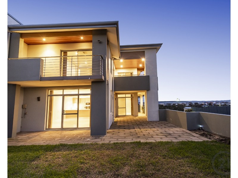 18 Caspian Drive, Wannanup WA 6210
