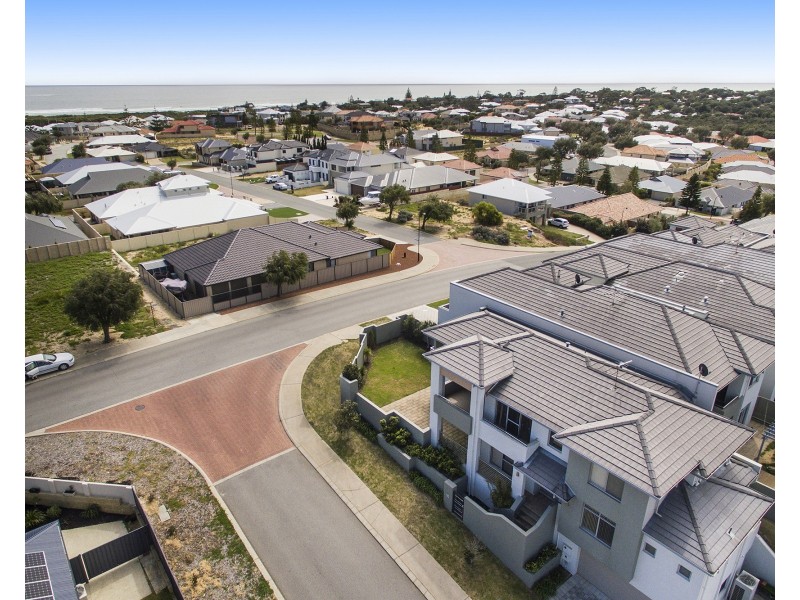 18 Caspian Drive, Wannanup WA 6210