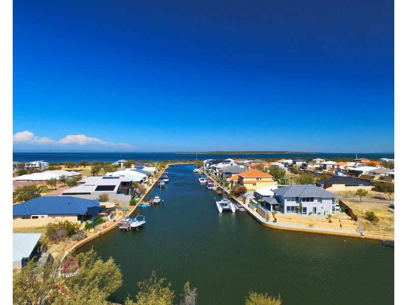 79 Queen Parade, Wannanup WA 6210