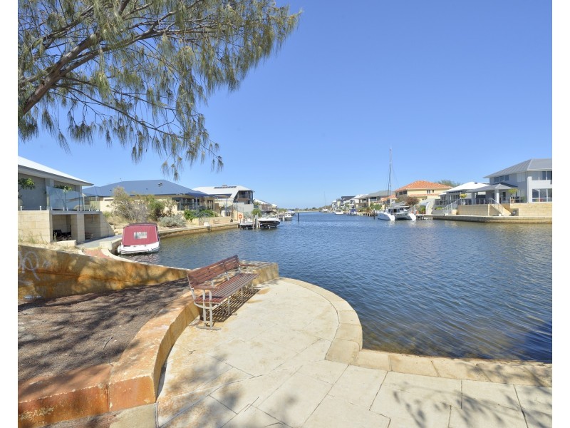 79 Queen Parade, Wannanup WA 6210