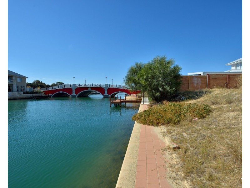 6 Europa Place, Dudley Park WA 6210