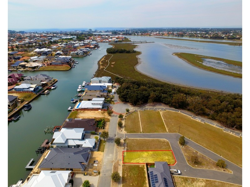 3 Coot Lane, Halls Head WA 6210