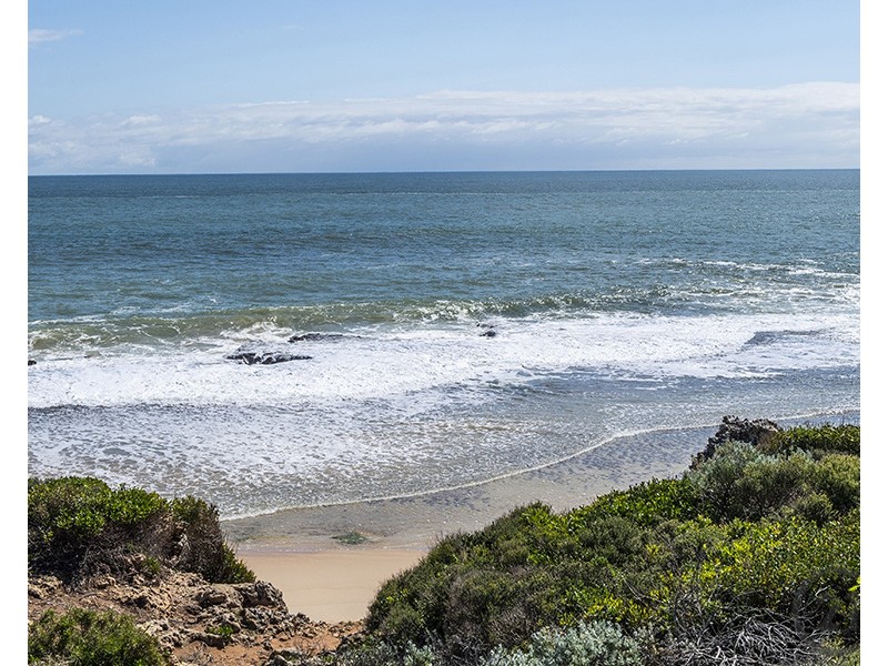 48 Acerosa Boulevard, Halls Head WA 6210