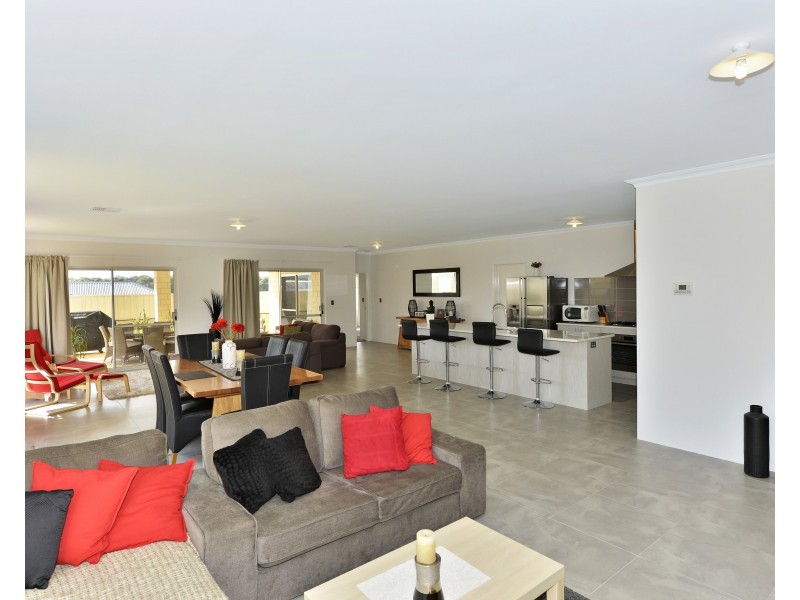 8 Norseman Way, Dawesville WA 6211