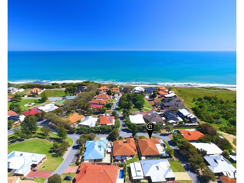 11 Paradise Circuit, Halls Head WA 6210