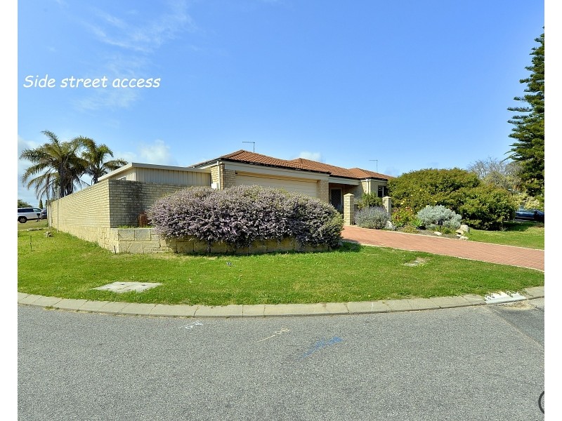 11 Paradise Circuit, Halls Head WA 6210
