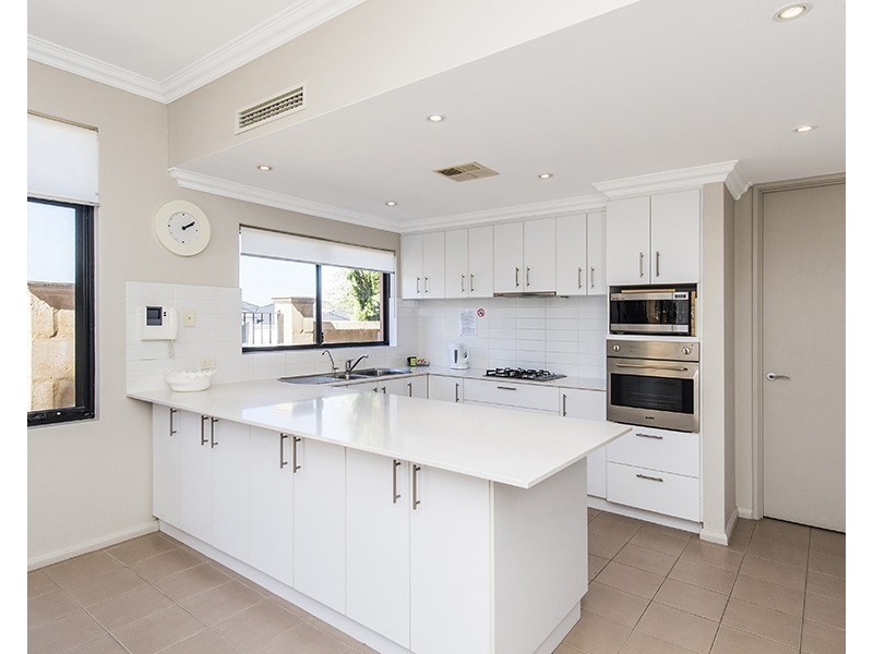 19 / 2 The Pass, Dawesville WA 6211