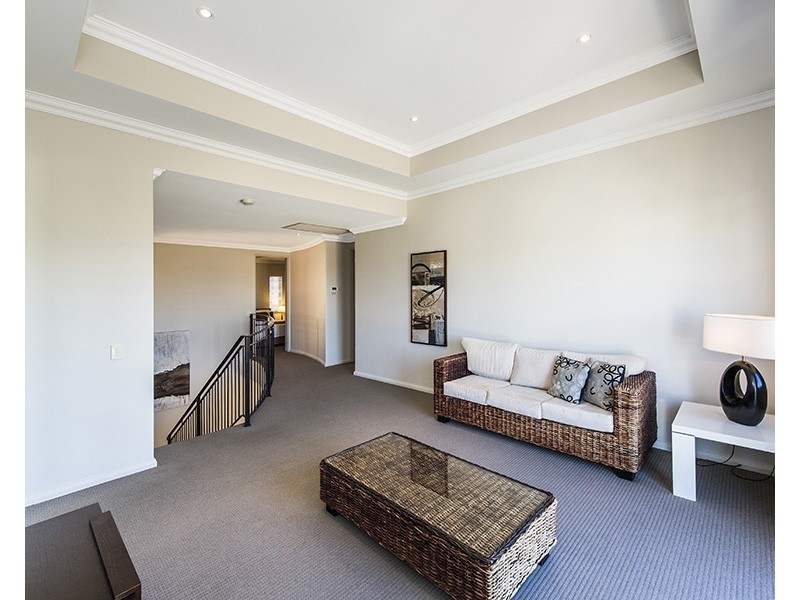 19 / 2 The Pass, Dawesville WA 6211
