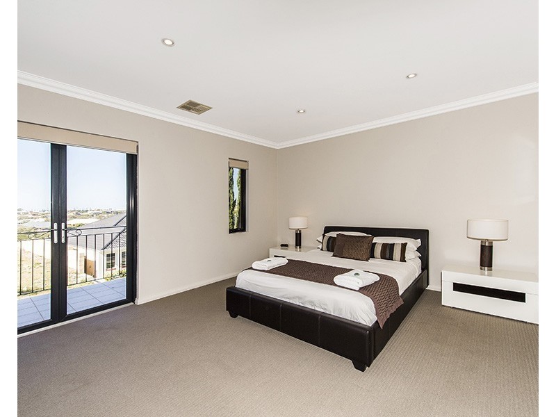19 / 2 The Pass, Dawesville WA 6211
