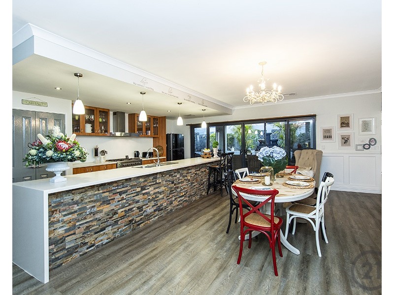 17 Australis Circle, Wannanup WA 6210