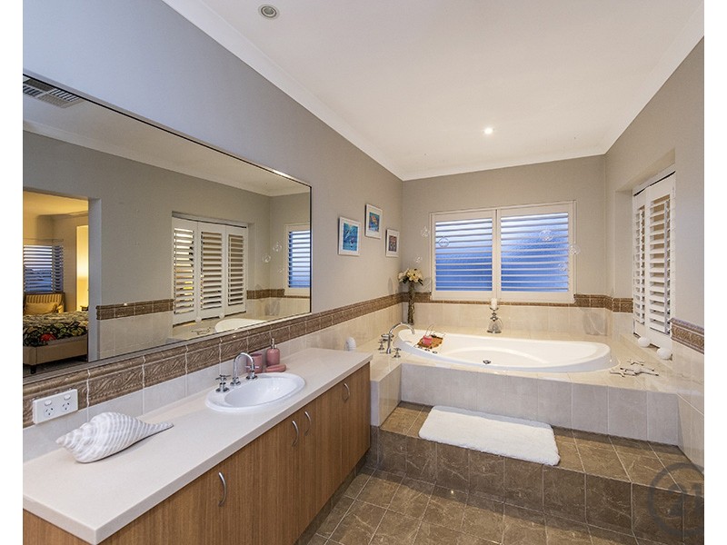 17 Australis Circle, Wannanup WA 6210