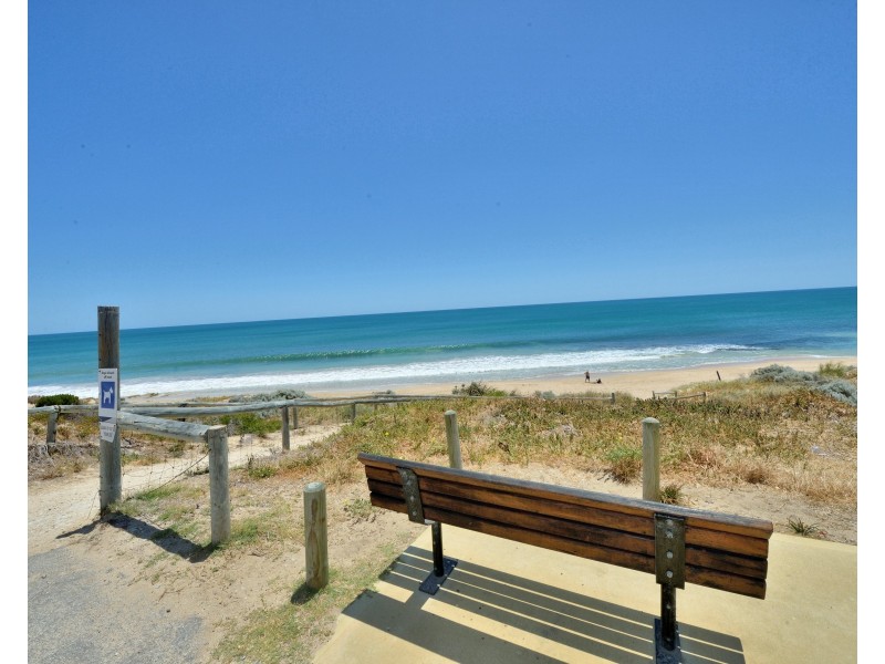 41 Bookleaf Loop, Halls Head WA 6210