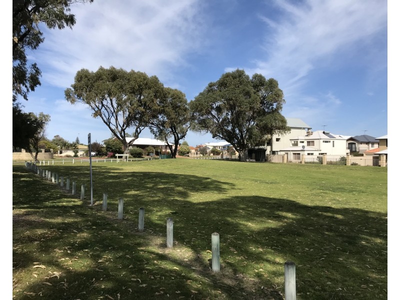 96 Hickman Road, Silver Sands WA 6210