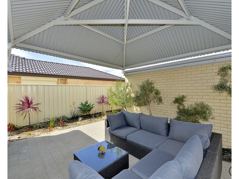 148 Badgerup Avenue, Lakelands WA 6180