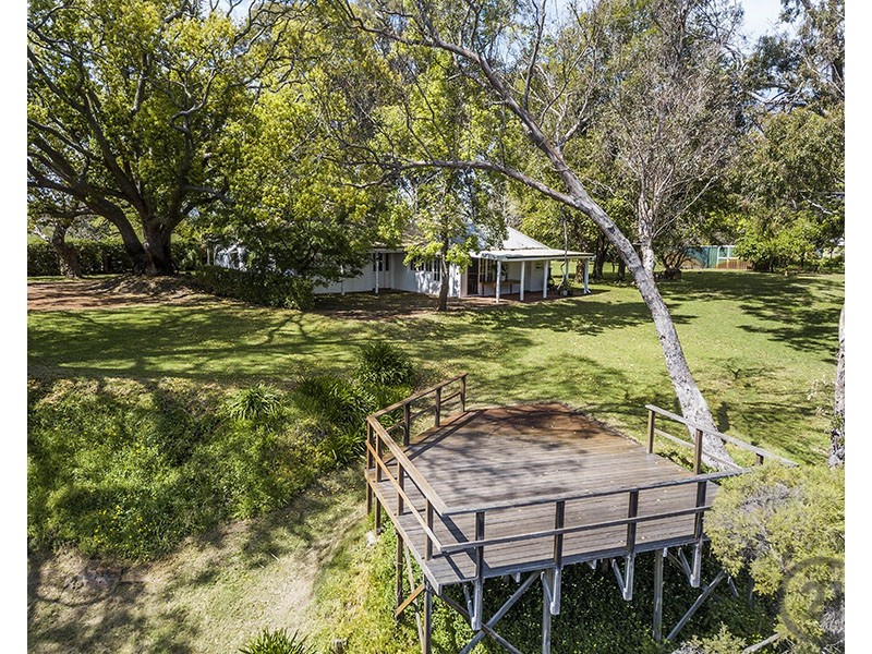 305 Paterson Road, Pinjarra WA 6208