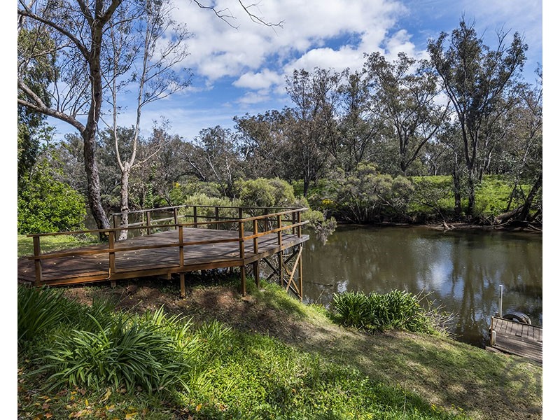 305 Paterson Road, Pinjarra WA 6208