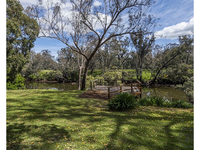 305 Paterson Road, Pinjarra WA 6208