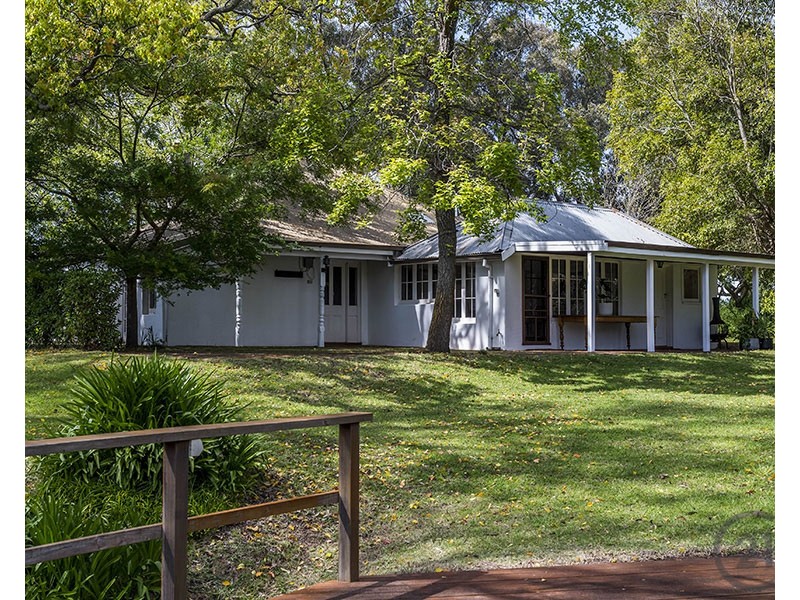 305 Paterson Road, Pinjarra WA 6208