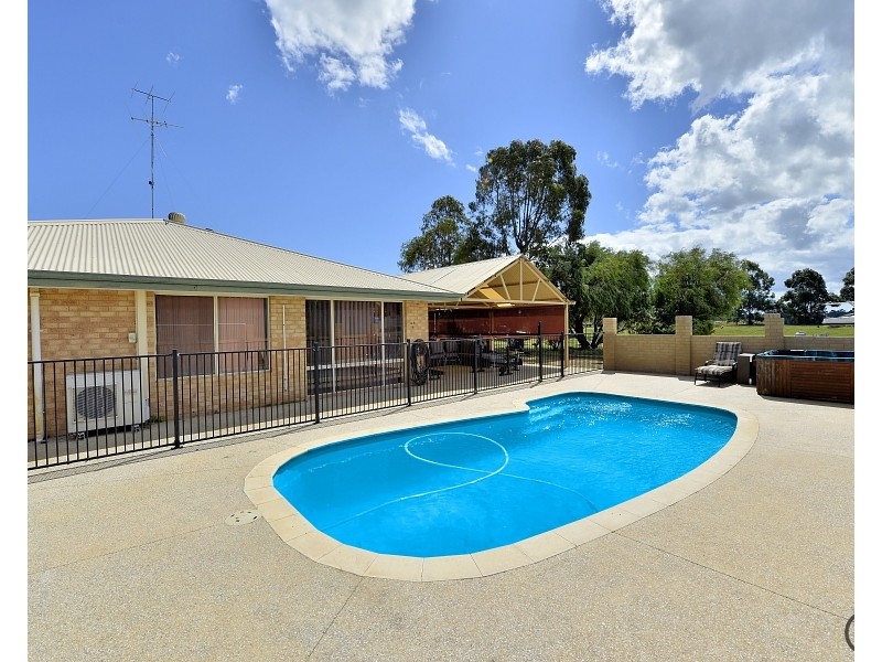 30 Paperbark Place, West Pinjarra WA 6208