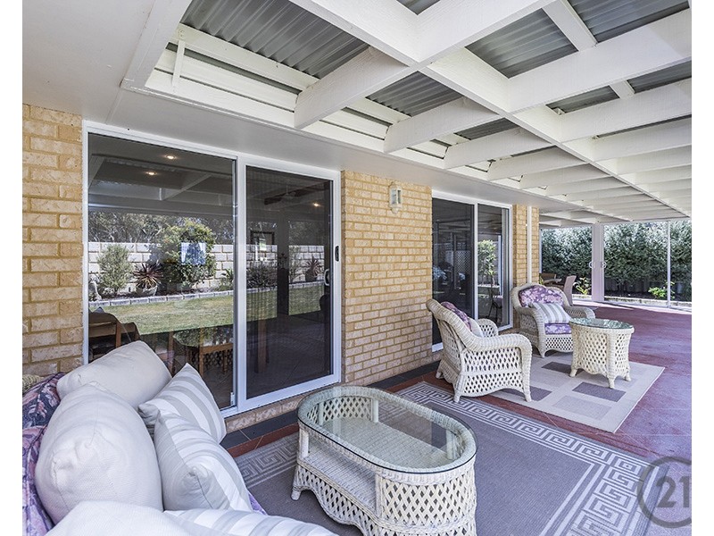 18 Hamilton Way, Silver Sands WA 6210