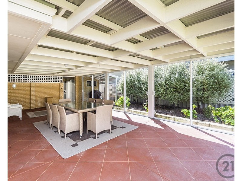 18 Hamilton Way, Silver Sands WA 6210