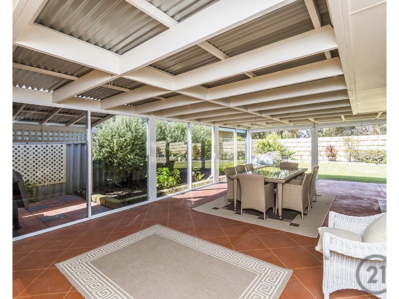 18 Hamilton Way, Silver Sands WA 6210