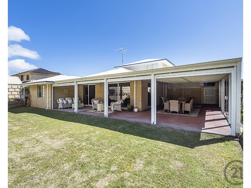 18 Hamilton Way, Silver Sands WA 6210