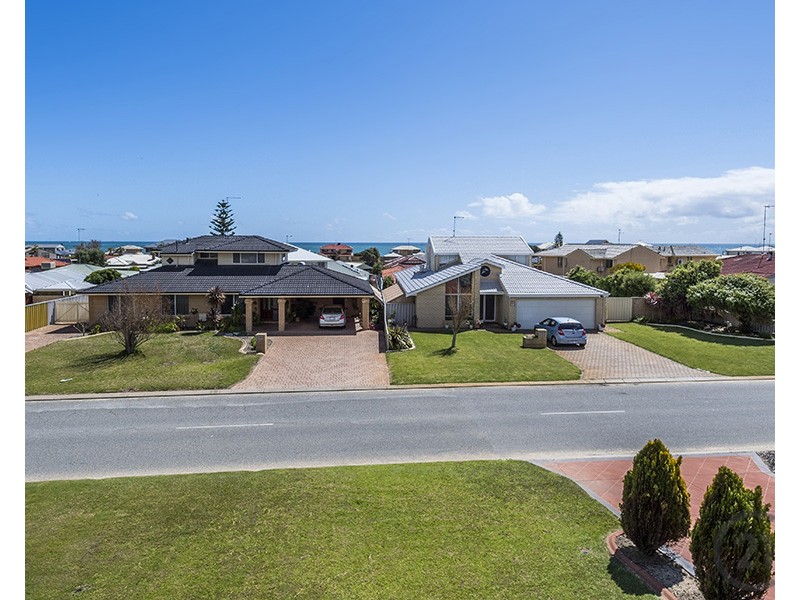 18 Hamilton Way, Silver Sands WA 6210