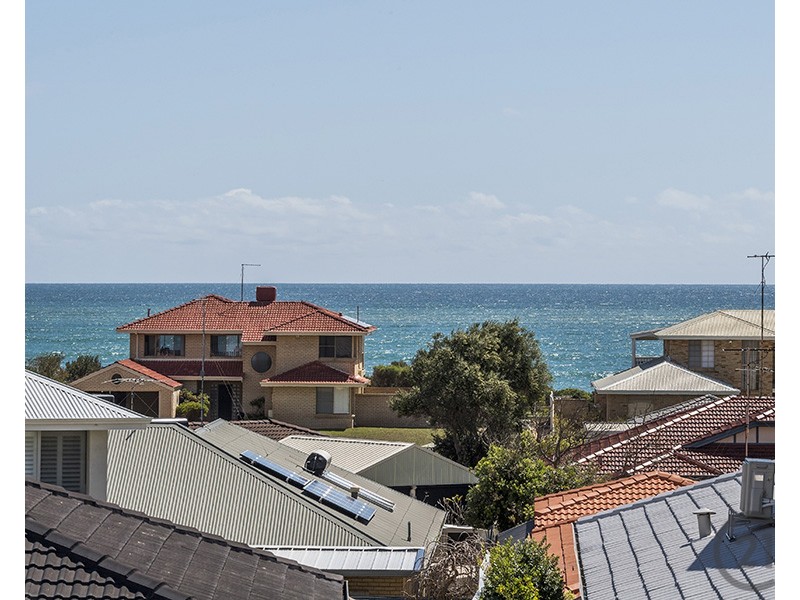 18 Hamilton Way, Silver Sands WA 6210