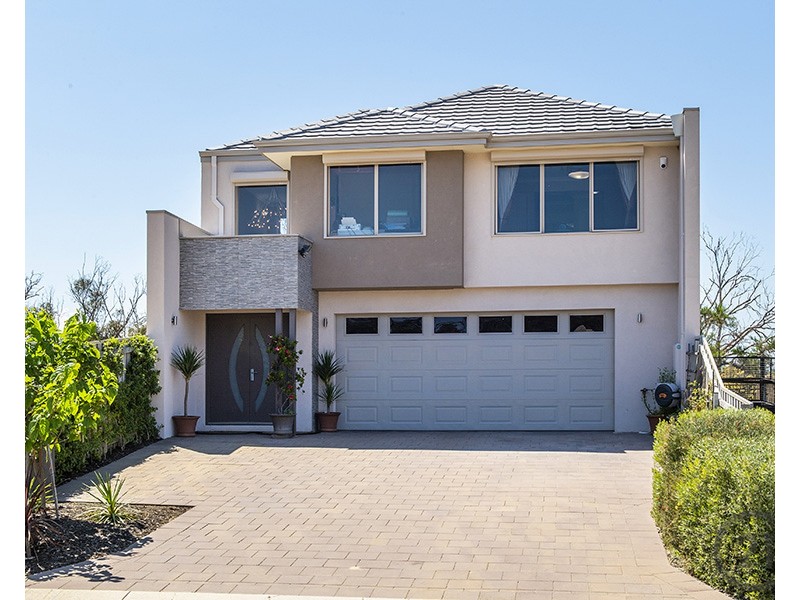 23 Wedgetail Retreat, Halls Head WA 6210