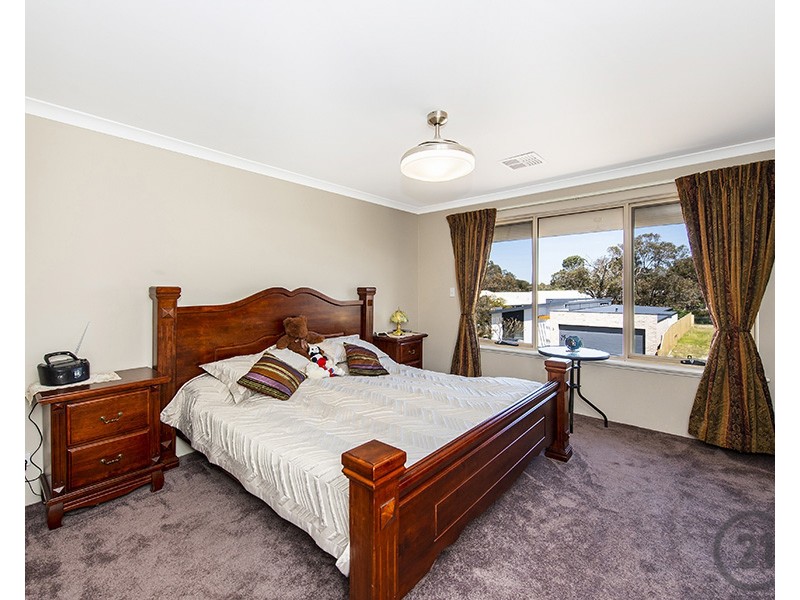 23 Wedgetail Retreat, Halls Head WA 6210