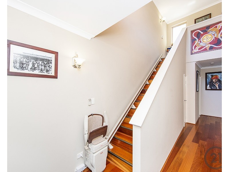 23 Wedgetail Retreat, Halls Head WA 6210