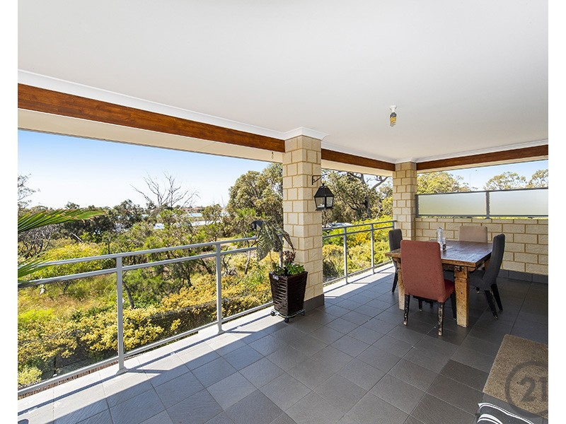 23 Wedgetail Retreat, Halls Head WA 6210