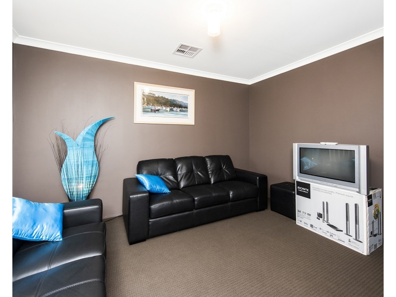 27 Broadstone Vista, Meadow Springs WA 6210