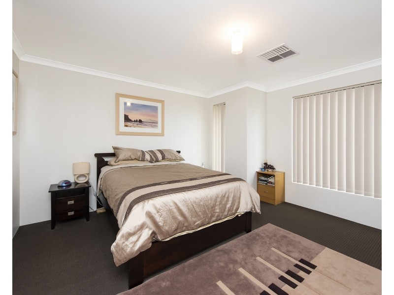 27 Broadstone Vista, Meadow Springs WA 6210