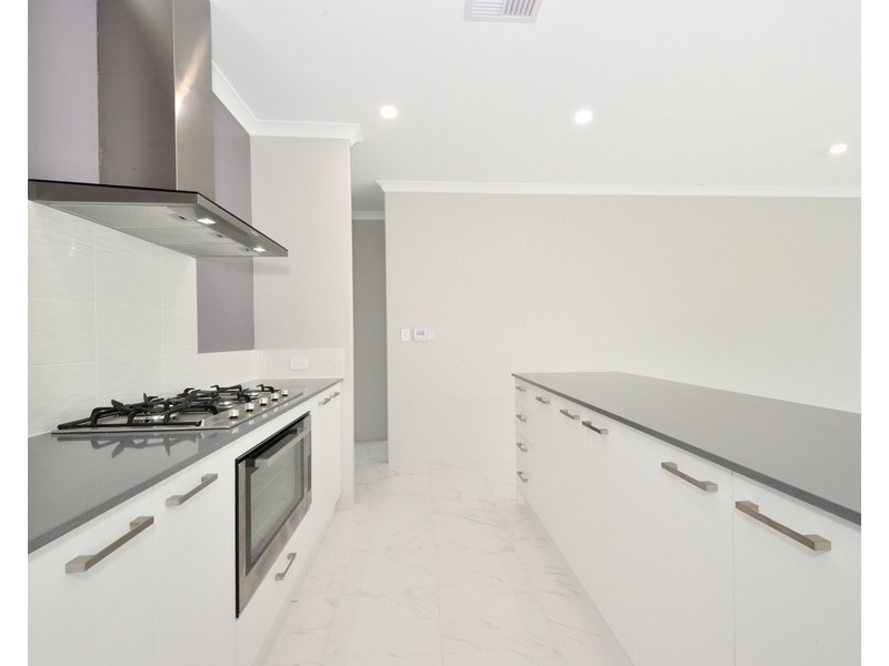 93 Waterlily Drive, Dudley Park WA 6210