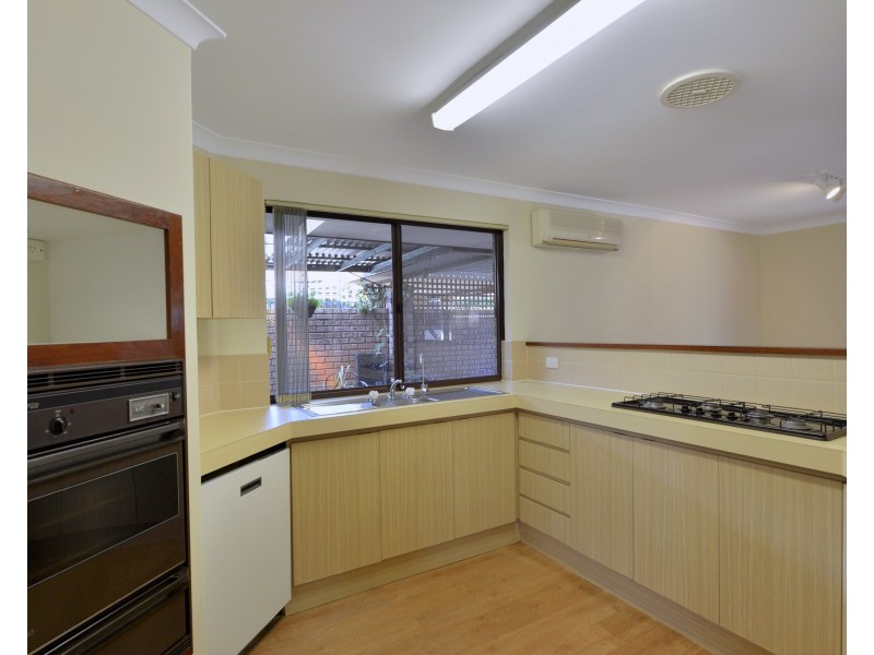 12A Rocklea Place, Silver Sands WA 6210