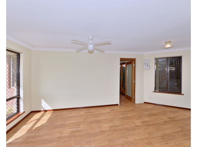 12A Rocklea Place, Silver Sands WA 6210