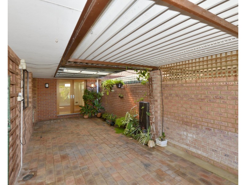 12A Rocklea Place, Silver Sands WA 6210