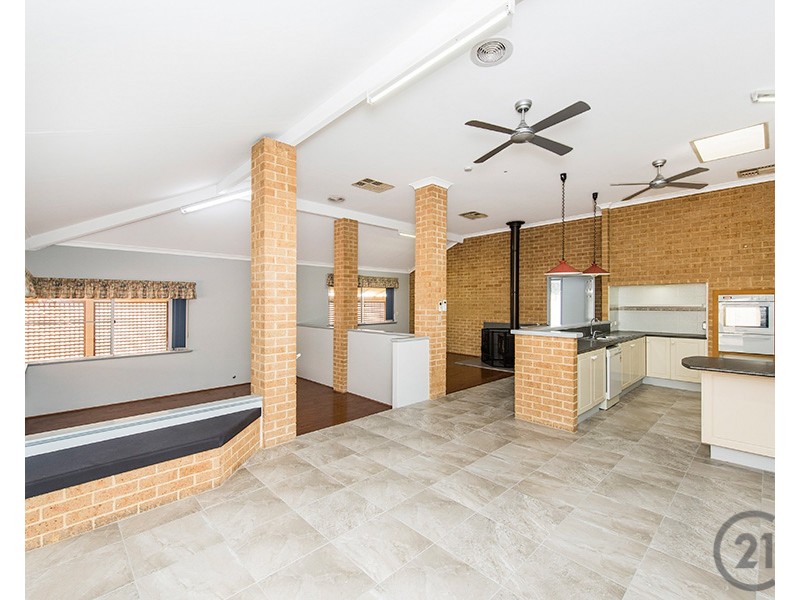 10 Maroona Place, Greenfields WA 6210