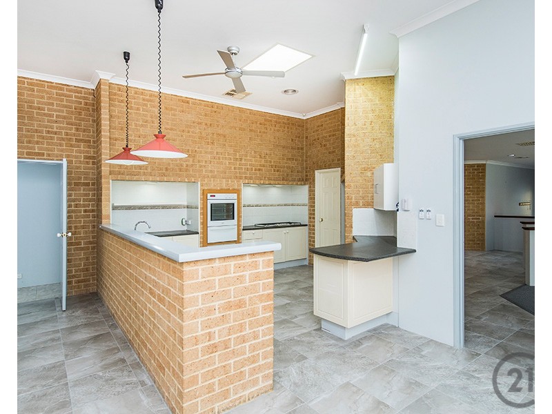 10 Maroona Place, Greenfields WA 6210