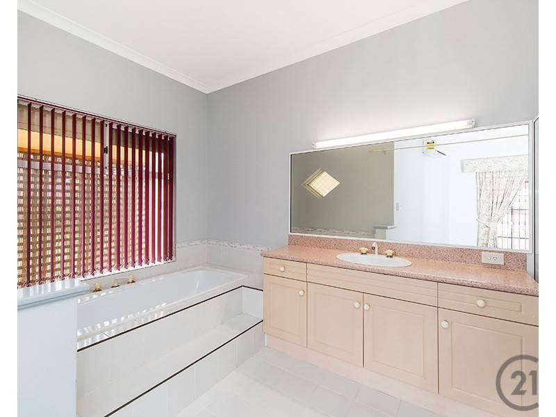 10 Maroona Place, Greenfields WA 6210