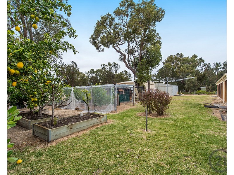 10 Maroona Place, Greenfields WA 6210